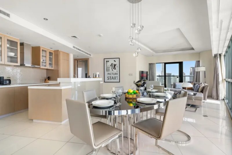 Burj Khalifa View 3BR In DAMAC Paramount Tower Hotel And Residences, Business Bay