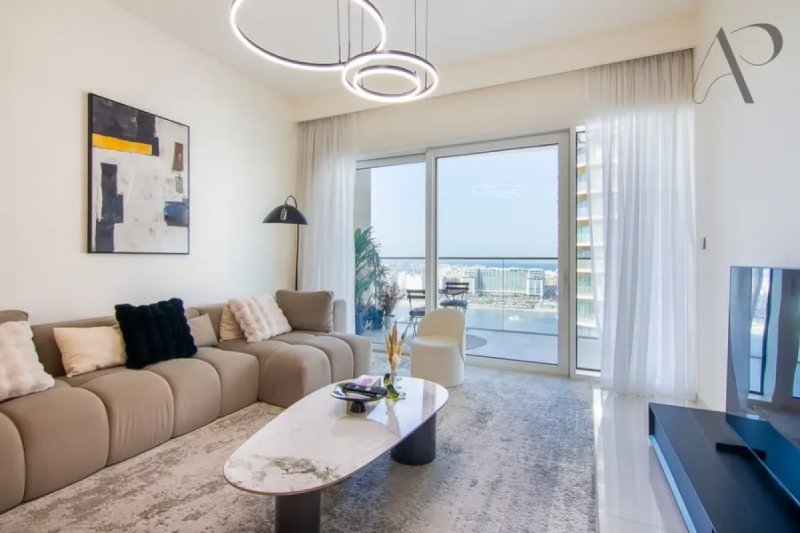 Skyline Serenity – Luxury 2BDR Beachfront Living at Grand Bleu T2