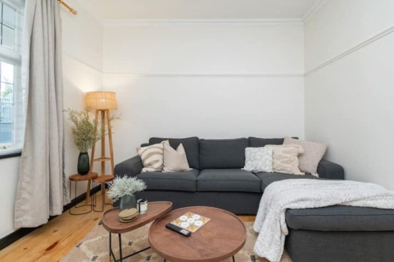 Charming 1-bed in the heart of Sea Point