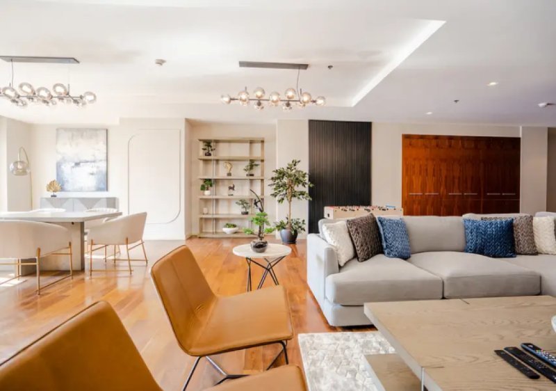 Elegant 3BDR Apartment With City Views in Limestone House, DIFC