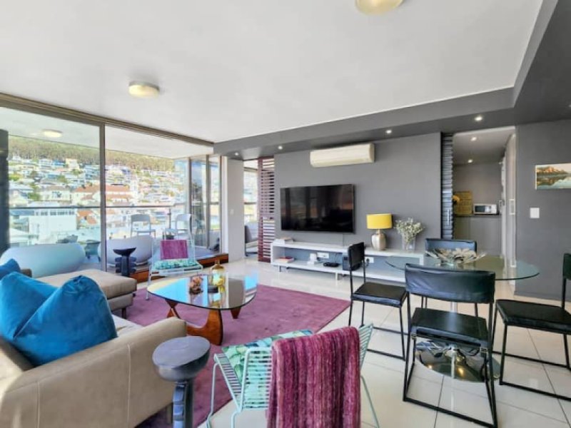 2 Bedrooms Modern Family Apartments W/ Rooftop Pool