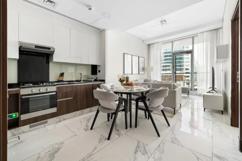 Pristine 1 BR | Canal View | Premium Amenities | J One, Business Bay