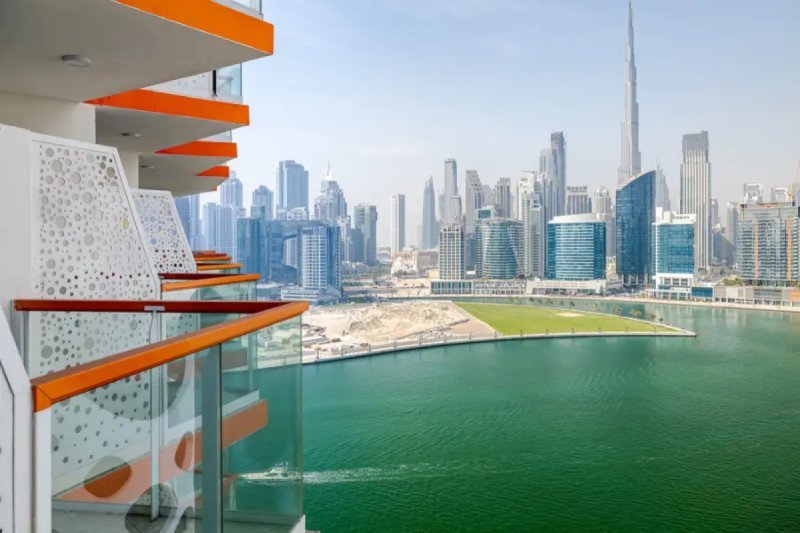 Stunning 1 BR | Full Burj Khalifa and Canal Views | Millennium Binghatti, Business Bay 