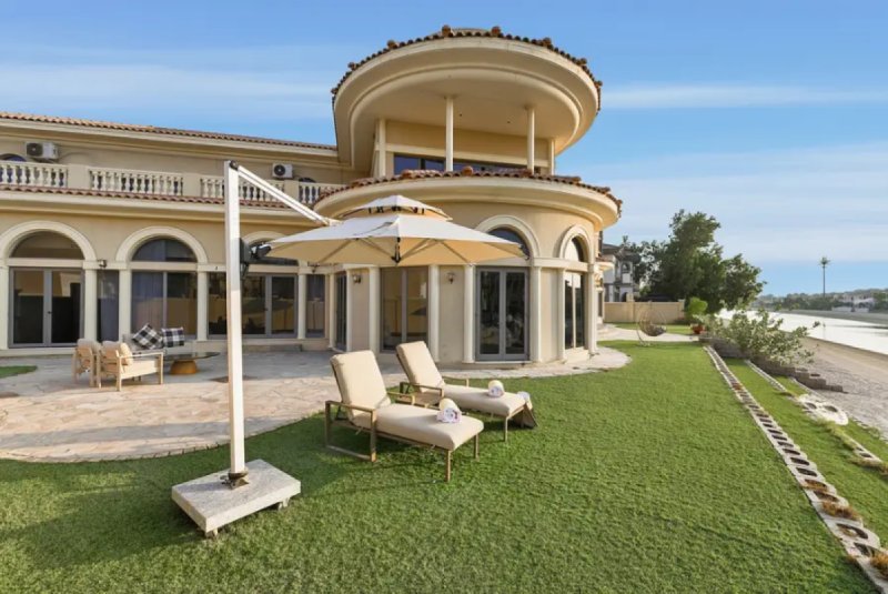 Beachfront 5-Bedroom Villa | Full Sea View | Private Beach Access | Palm Jumeirah