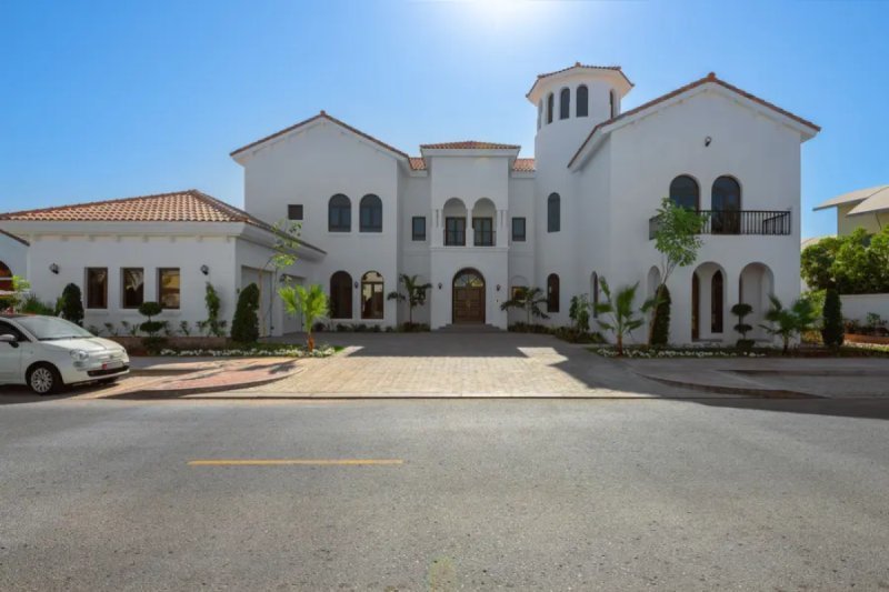 Maison Privee - Fully Upgraded 6BR Signature Villa w/ Chauffer and Chef Service | Palm Jumeirah