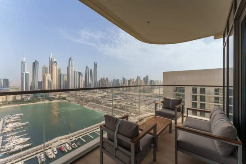 Maison Privee - 3BR Exclusive Apt w/ Unmatched Dubai Marina View | Marina Vista, Emaar Beachfront
