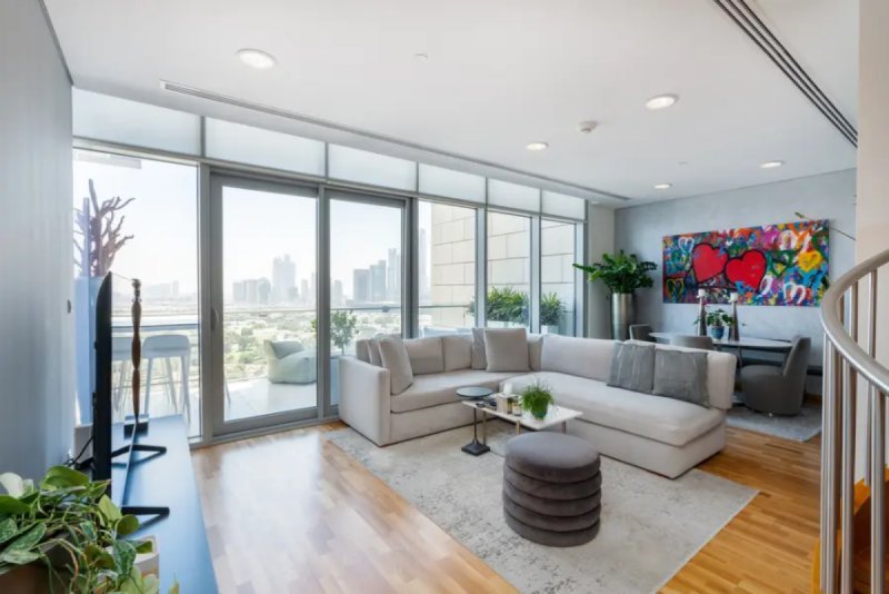 Cozy 2BR Duplex w/ Burj View, Pool and Gym | Burj Daman, DIFC