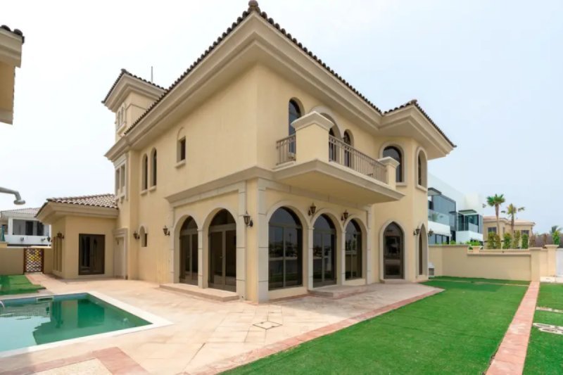 Exclusive 4BR Villa with Private Pool and Beach | Palm Jumeirah