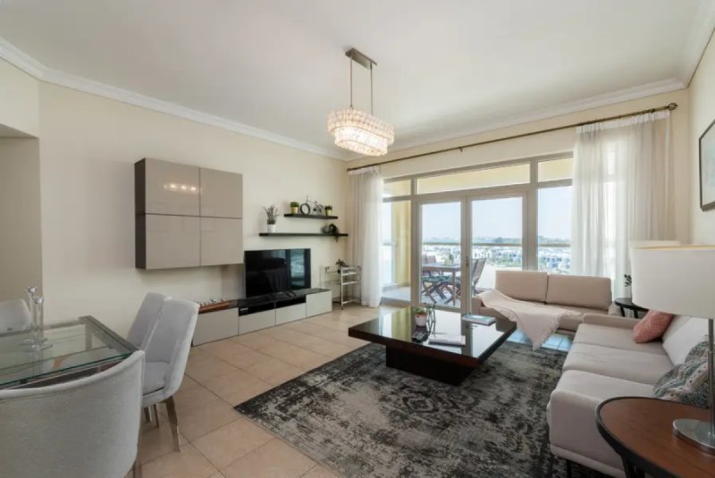 Palm Living: 2BR+Maid w/ Pool & Beach Access | Shoreline Apartments, Palm Jumeirah