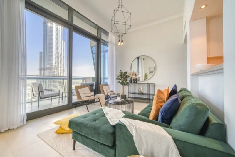 Contemporary 3BR Apt with Burj Khalifa View | Burj Vista, Downtown