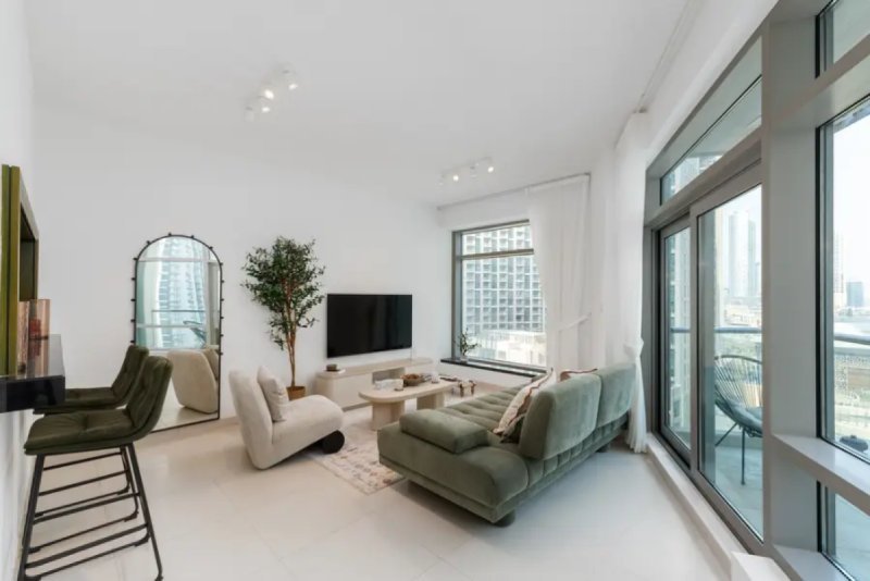 Modern Downtown 2BR, Walk to Mall, Burj Khalifa & Opera | The Lofts, Downtown