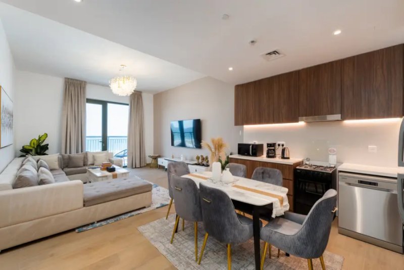 Contemporary La Mer 1BR w/ Beach Access