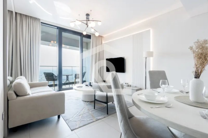 BILLS INCLUDED | High Floor | Beach Access