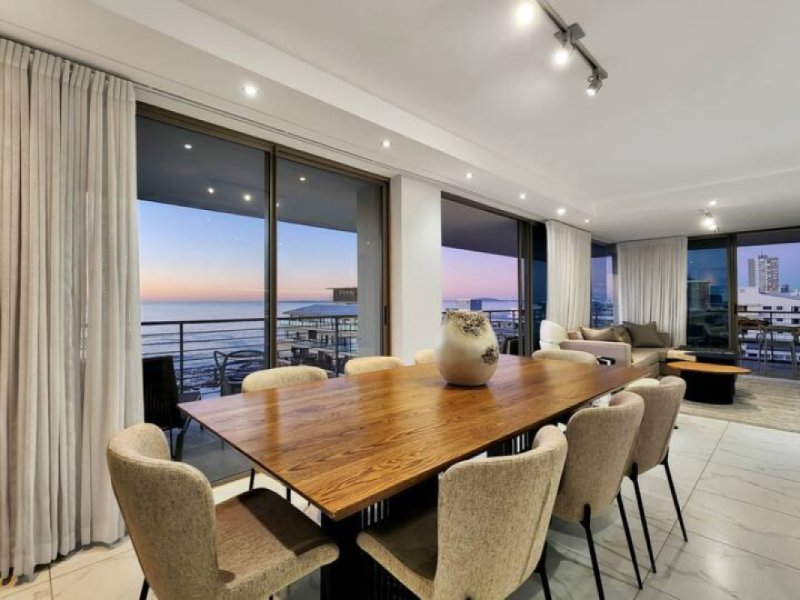 Luxury 3 Bedrooms With Pool, Sea Views in Sea Point
