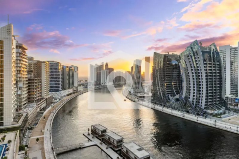 Chic 1B by Dubai Canal | Marasi Drive w/ Pool, Gym