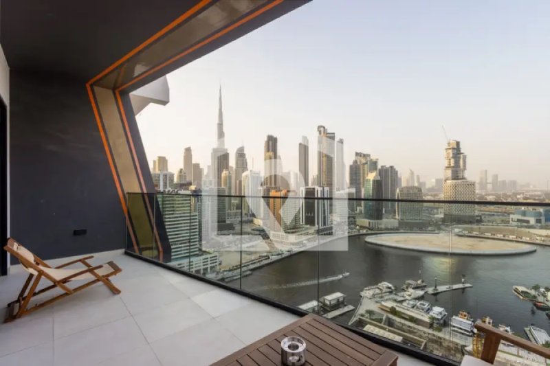 Livbnb - Classy 2BR with Private Jacuzzi & Burj Khalifa View