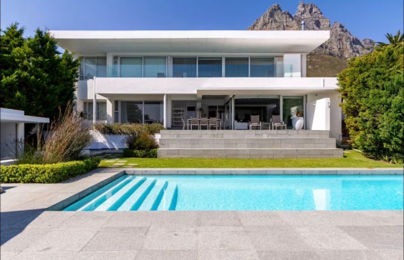 6 Bedroom Luxury Villa — Camps Bay, Cape Town