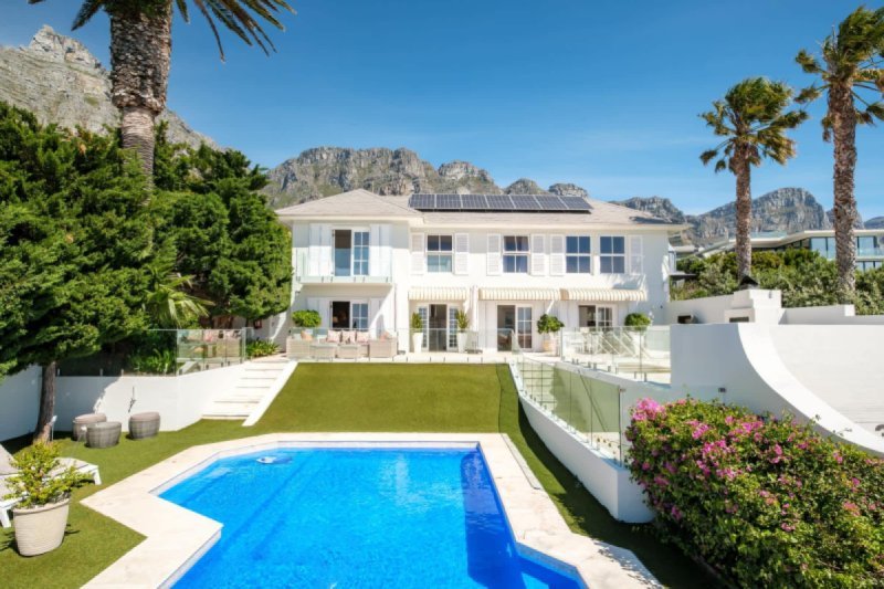 Villa Galazzo — 6 Bedroom Villa In Camps Bay, Cape Town