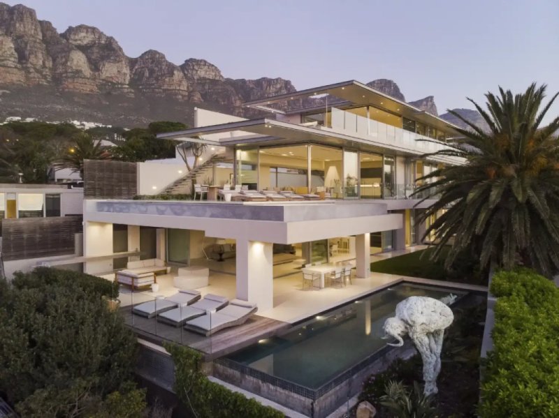 The Bond Villa – 7 Beds Award-Winning Luxury in Camps Bay, Cape Town