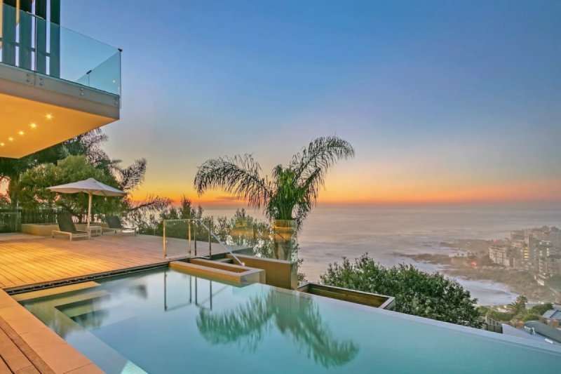 174 Kloof – 5 Beds Oceanview Family Villa in Bantry Bay, Cape Town 