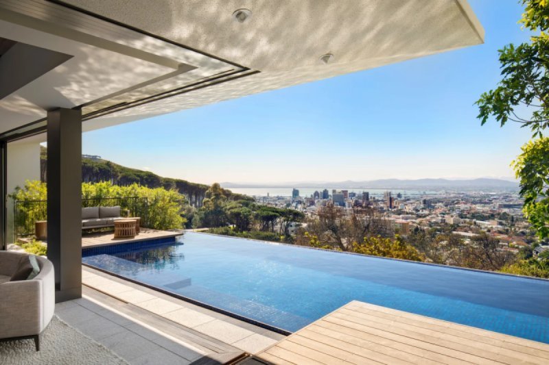 Cape Kloof – 4BR Modern Serenity Villa Between Table Mountain and the Sea