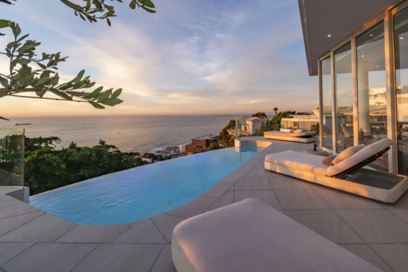 Garden Villa – 5BR Spectacular Views and Outdoor Luxury on Lions Head