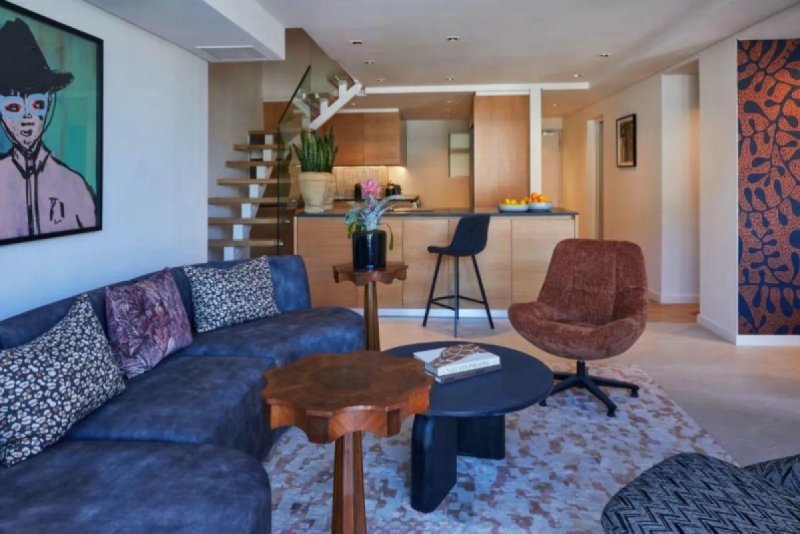 Kallisto Penthouse – 4BR Refined Living with Scenic Mountain Views