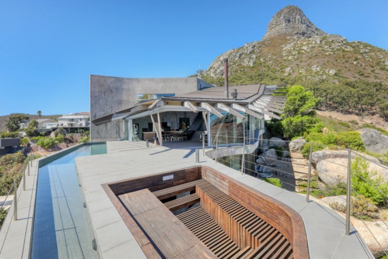 Lion’s Ark – 3BR Architectural Brilliance with Panoramic Ocean Views