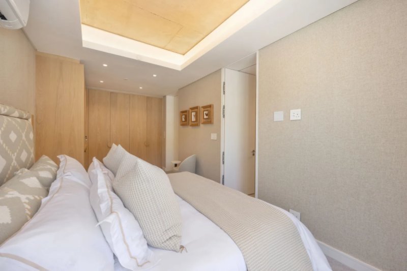 Plush PH – Unbeatable Location and Luxury in Sea Point