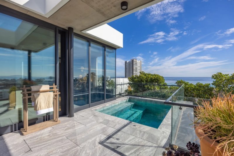 Plush PH – 3BR Unbeatable Location and Luxury in Sea Point