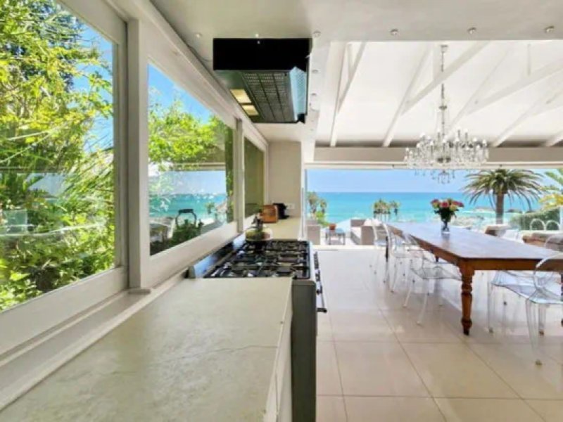 Clifton Beach Bungalow – A Serene Escape on Millionaire’s Row