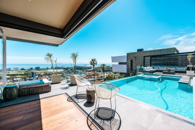 Stadium Lights Villa – 5BR Modern Luxury with Iconic Views in Green Point