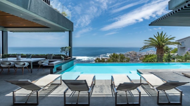 Summer Breeze – 5BR Luxurious Coastal Living in Bantry Bay