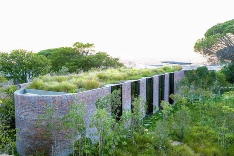 This Sanctuary – A 1BR Serene Retreat Below Table Mountain