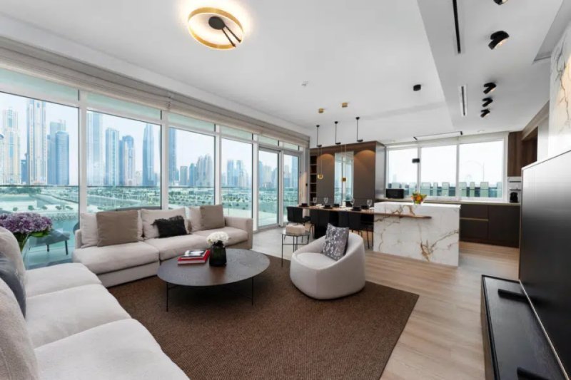 Maison Privee - Deluxe 3BR Apt w/ Dubai Marina Views Beach Access
