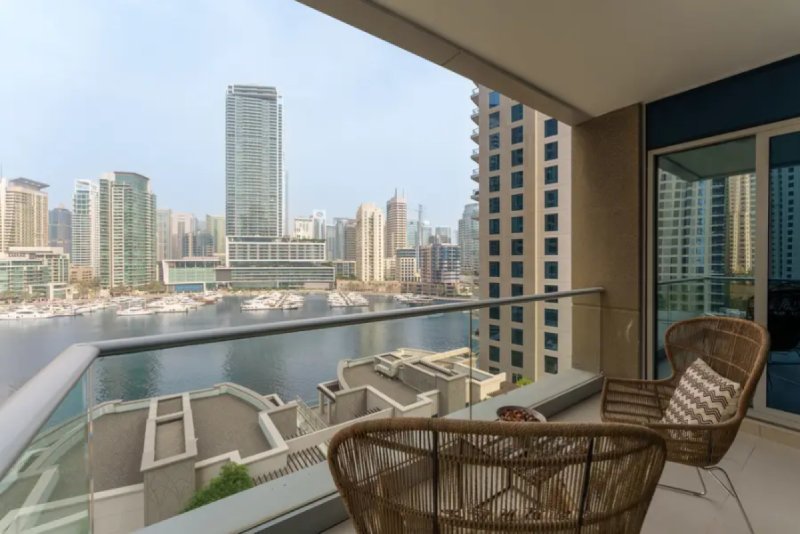 Maison Privee - 3BR Cosmopolitan Apt w/ Scenic Dubai Marina Views 