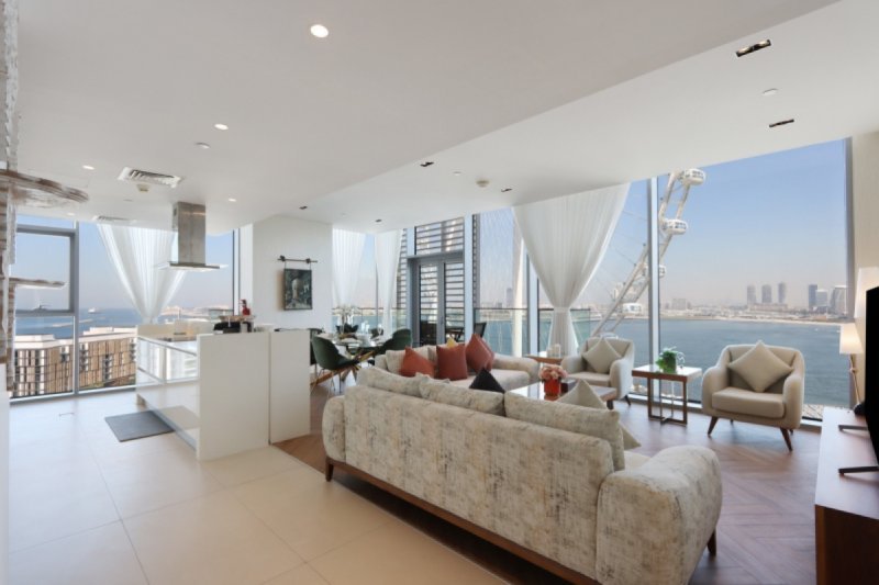 Livbnb-Ain Dubai Panorama: 3BR with Maid's Room In Bluewaters Island