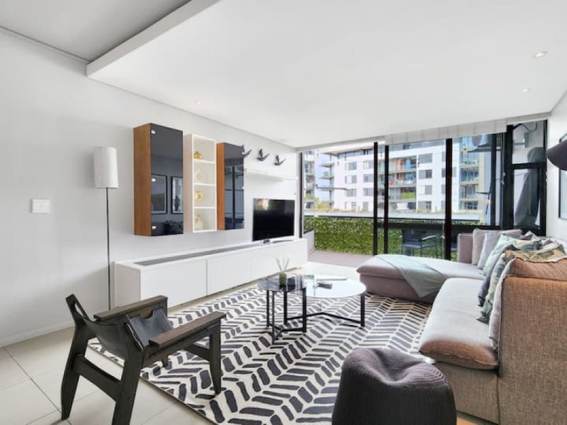 Spacious 2 Bedrooms Family Duplex with pool In Green Point