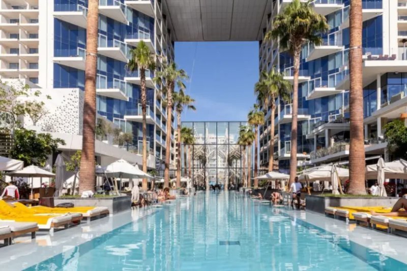 FIVE Palm - Spectacular Three Bedroom + Maids With Sea and Skyline View