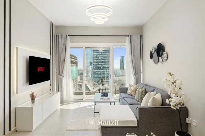 Stylish 1BR in JVC with Pool, 6 Mins to Circle Mall | Bloom Heights 