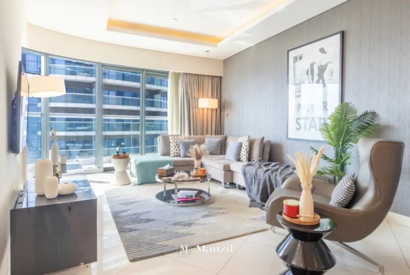 3BR Apt with Pool close to Downtown | Damac Paramount Tower A