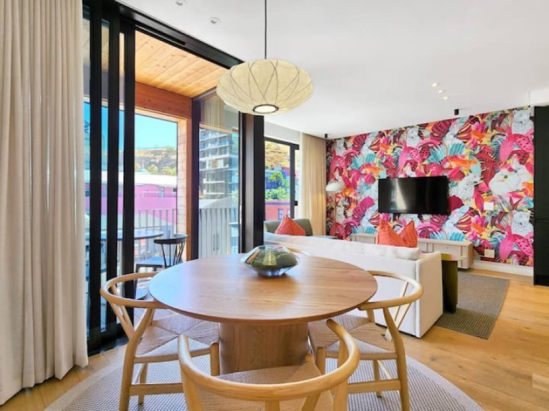 A Pop Of Colour In The Heart Of De Waterkant: 2 Bedrooms 
